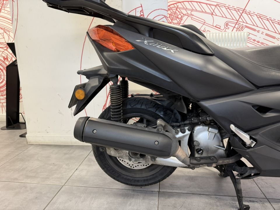 YAMAHA XMAX 125 4