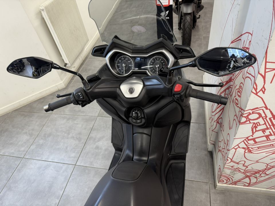 YAMAHA XMAX 125 4
