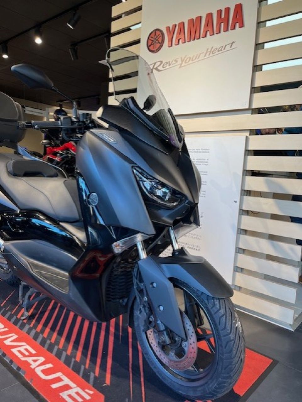 YAMAHA XMAX 125 TECH MAX 4