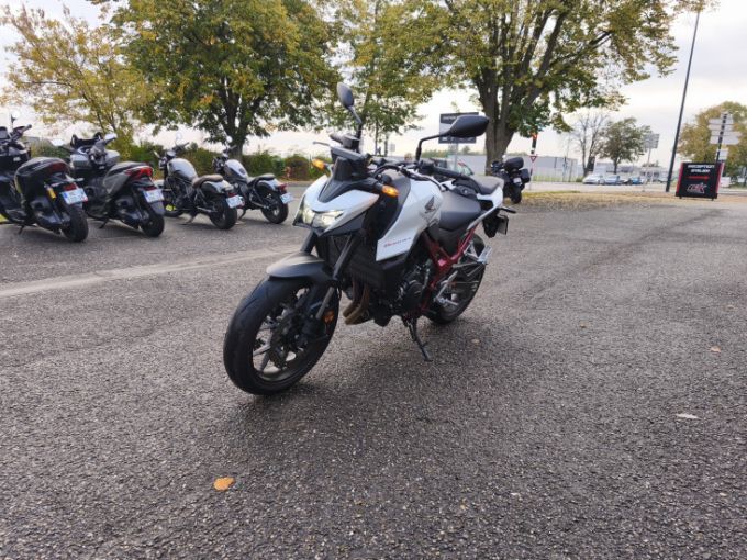 HONDA CB750 HORNET 4