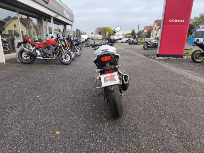 HONDA CB750 HORNET 4