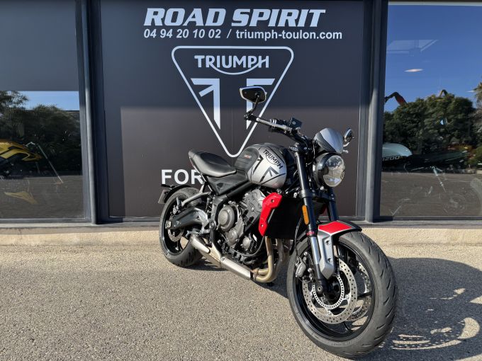 TRIUMPH TRIDENT 660 4