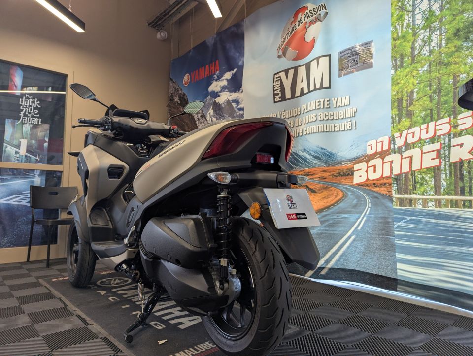 YAMAHA TRICITY 300 4