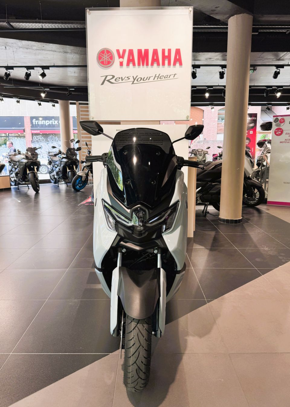 YAMAHA NMAX 125 TECH MAX 4