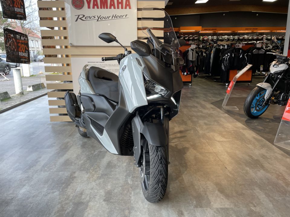 YAMAHA XMAX 125 TECH MAX 4