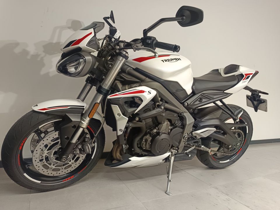 TRIUMPH STREET TRIPLE 660 S A2 4