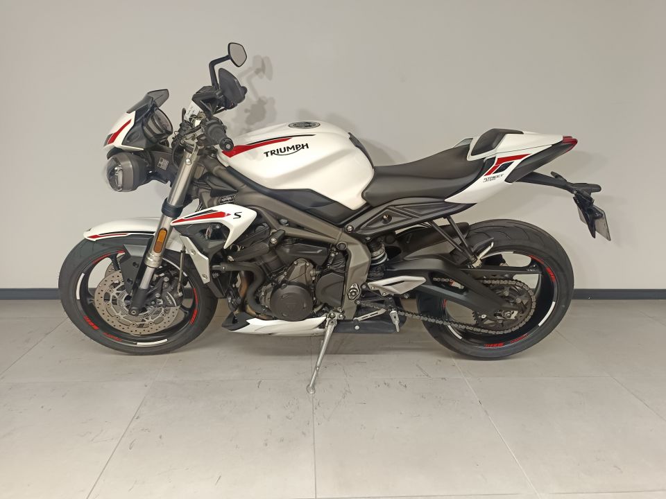 TRIUMPH STREET TRIPLE 660 S A2 4