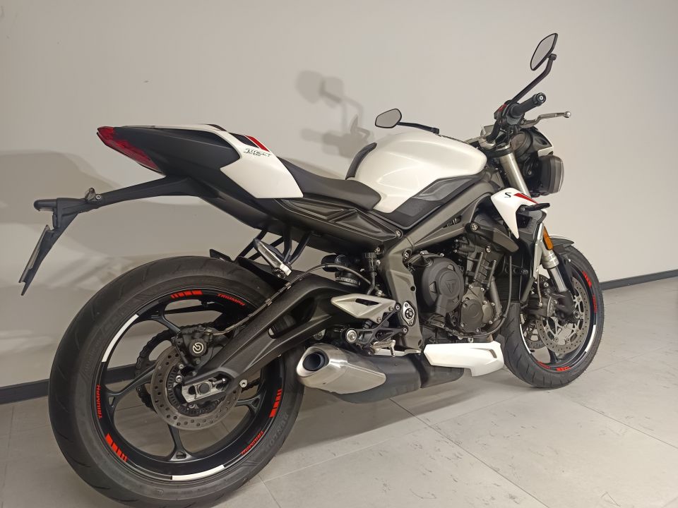 TRIUMPH STREET TRIPLE 660 S A2 4