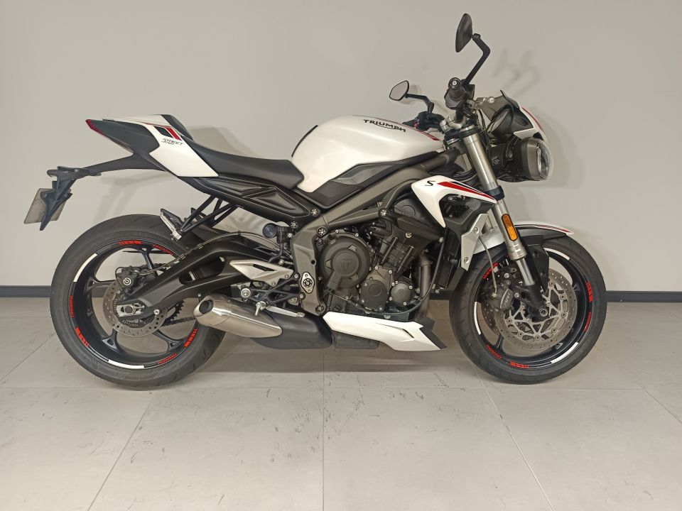 TRIUMPH STREET TRIPLE 660 S A2 4