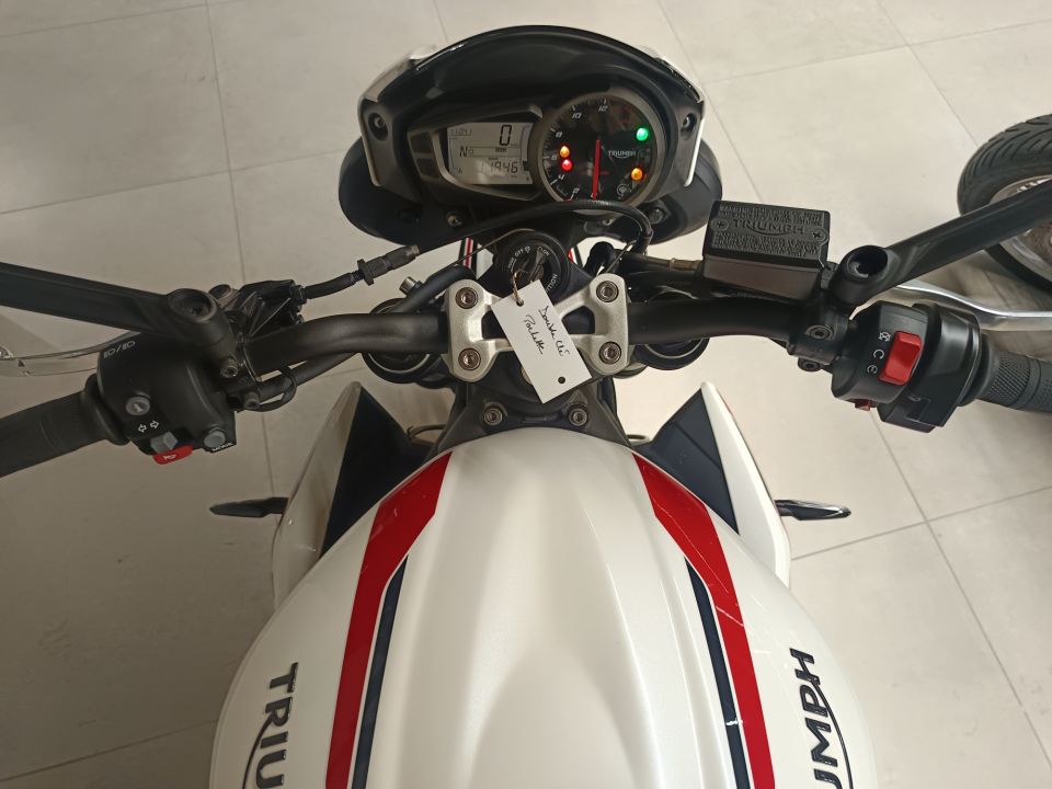 TRIUMPH STREET TRIPLE 660 S A2 4