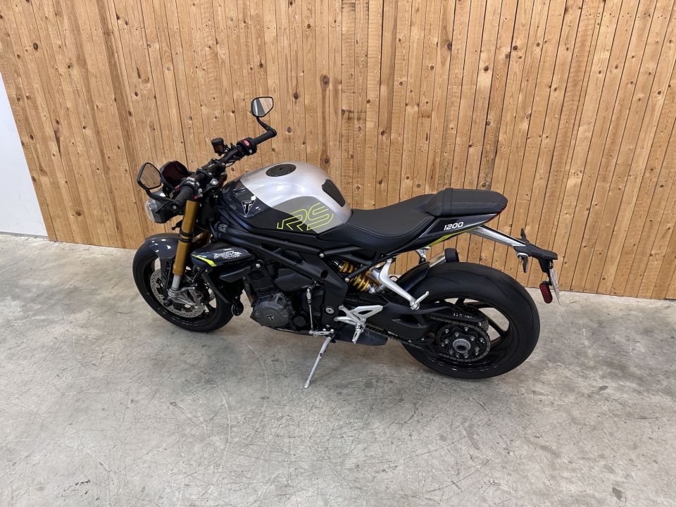 TRIUMPH SPEED TRIPLE 1200 RS 4