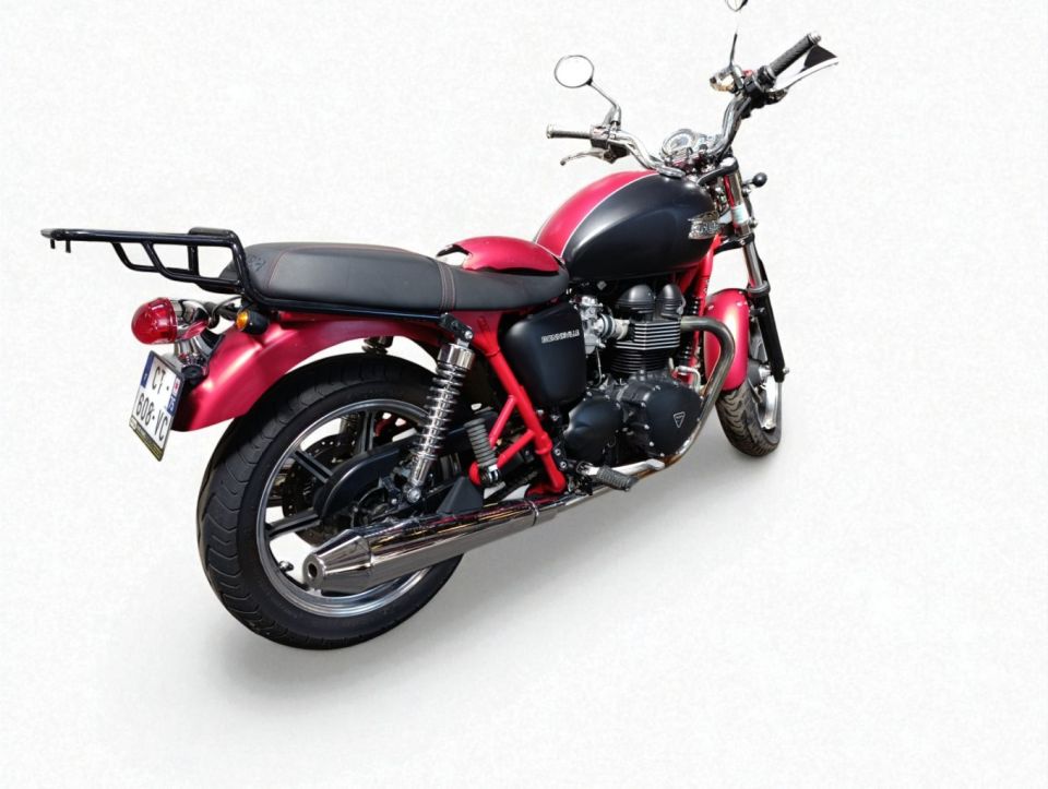 TRIUMPH BONNEVILLE 865 SE 4