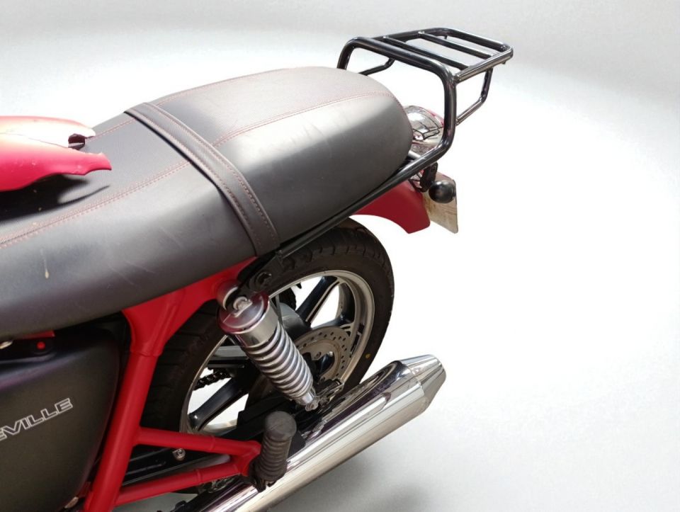 TRIUMPH BONNEVILLE 865 SE 4