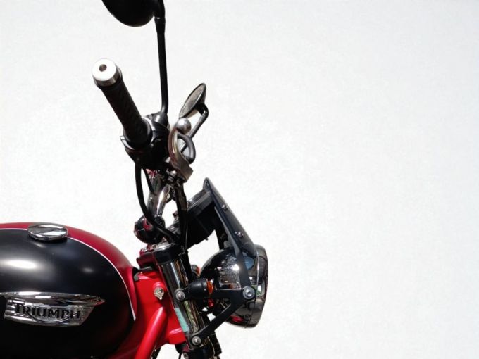 TRIUMPH BONNEVILLE 865 SE 4