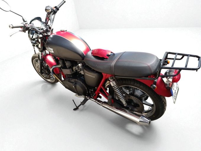 TRIUMPH BONNEVILLE 865 SE 4