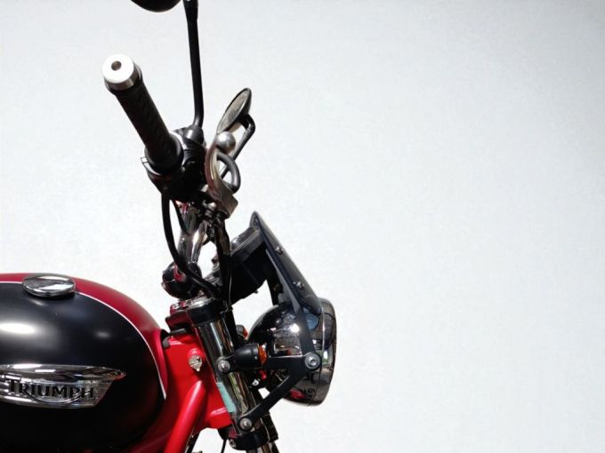 TRIUMPH BONNEVILLE 865 SE 4