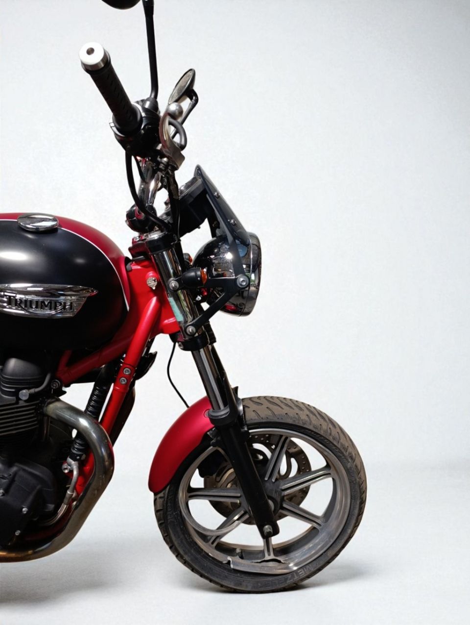 TRIUMPH BONNEVILLE 865 SE 4