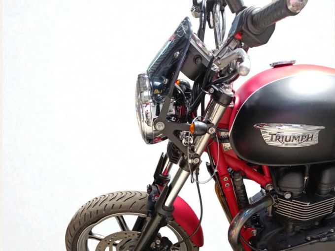 TRIUMPH BONNEVILLE 865 SE 4