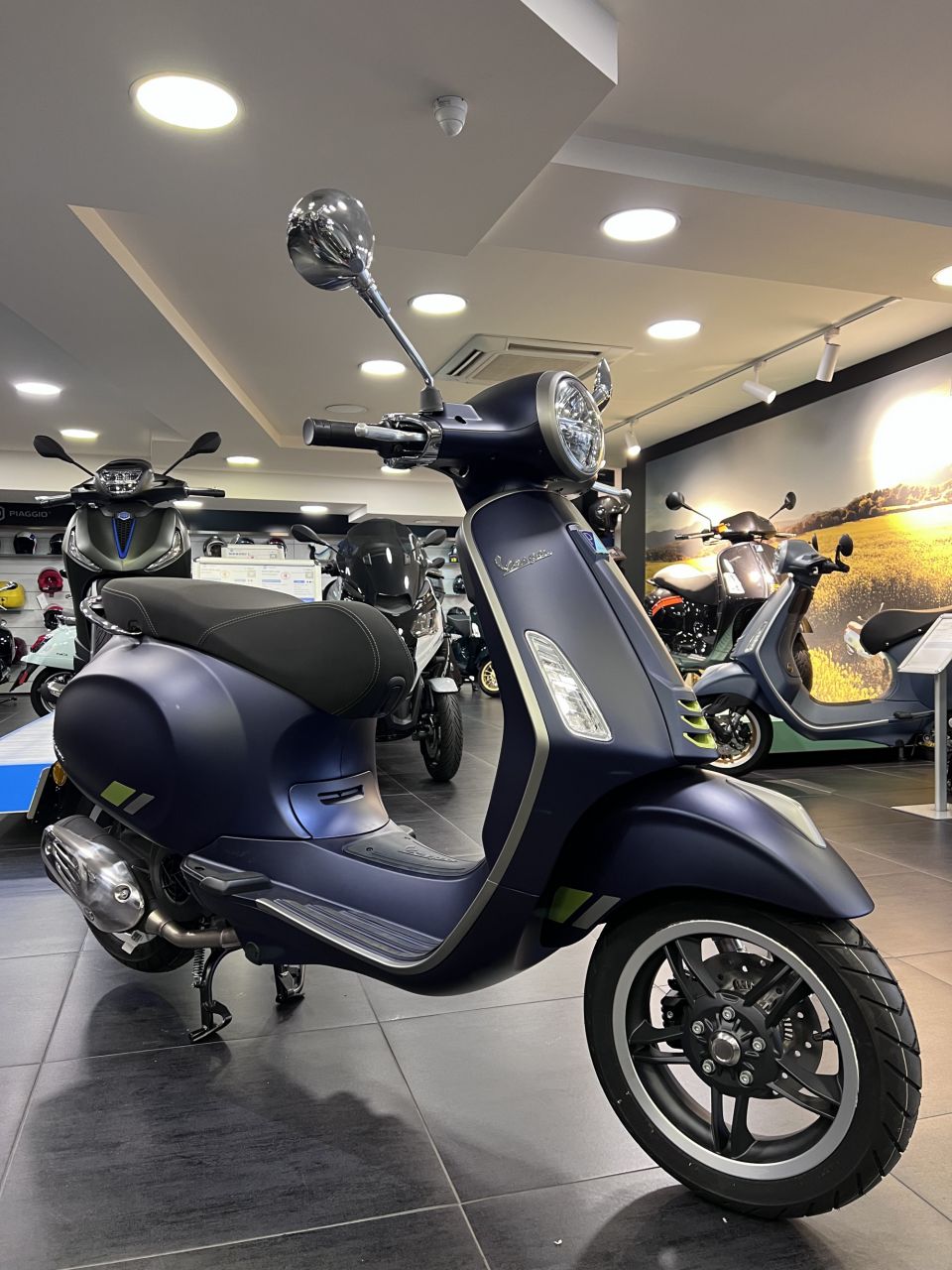 VESPA PRIMAVERA 125 4