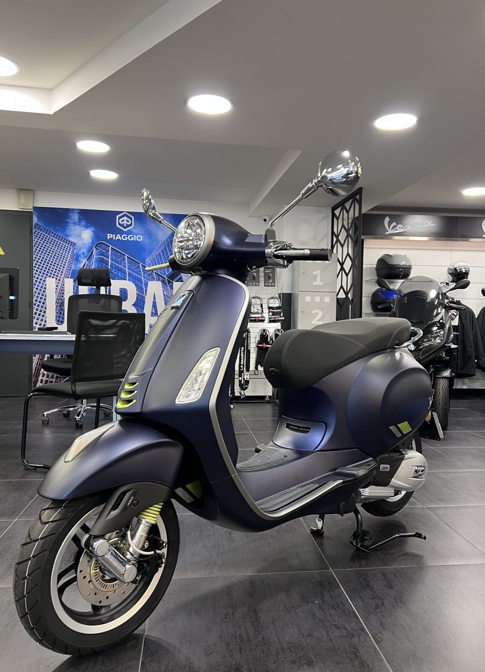 VESPA PRIMAVERA 125 4