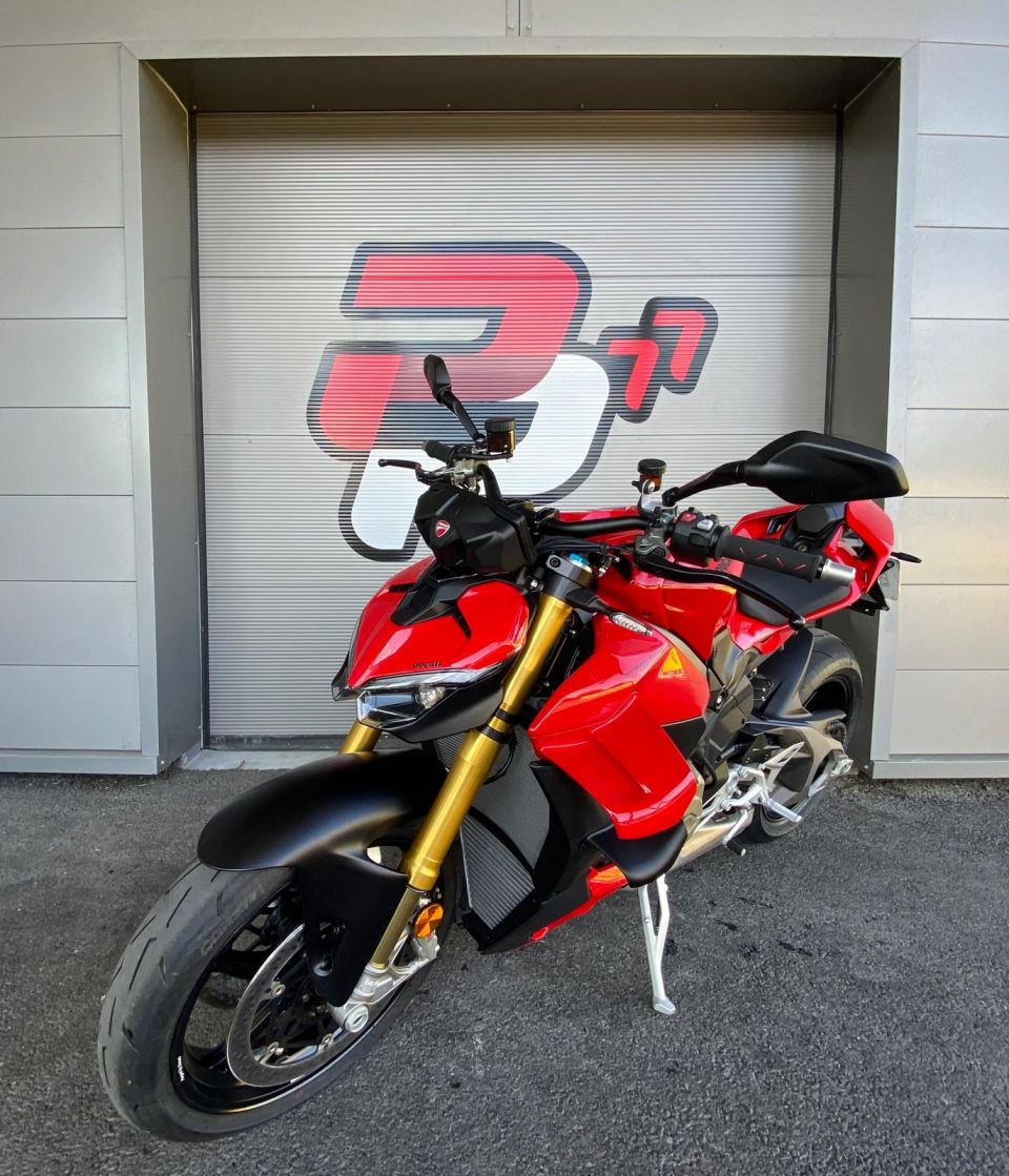 DUCATI STREETFIGHTER V4S 4
