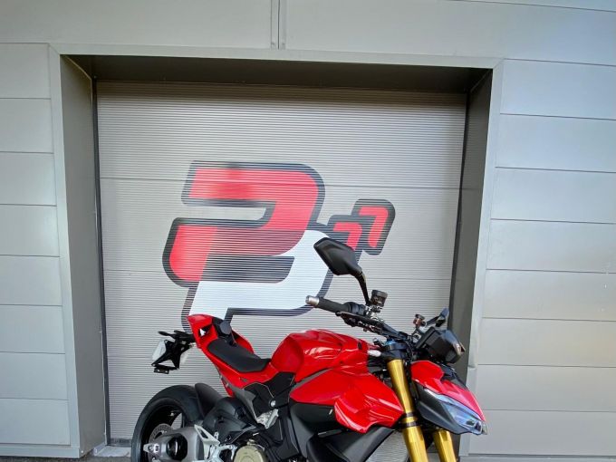 DUCATI STREETFIGHTER V4S 4