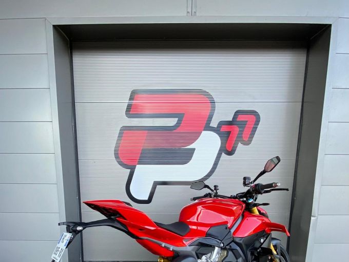DUCATI STREETFIGHTER V4S 4