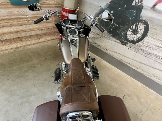 HARLEY-DAVIDSON SOFTAIL CONVERTIBLE 1800 CVO 4