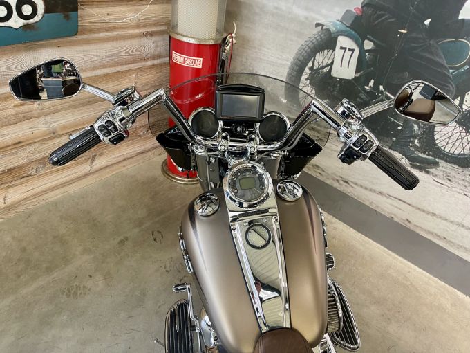 HARLEY-DAVIDSON SOFTAIL CONVERTIBLE 1800 CVO 4