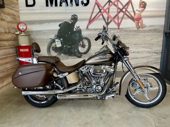 HARLEY-DAVIDSON SOFTAIL CONVERTIBLE 1800 CVO 4