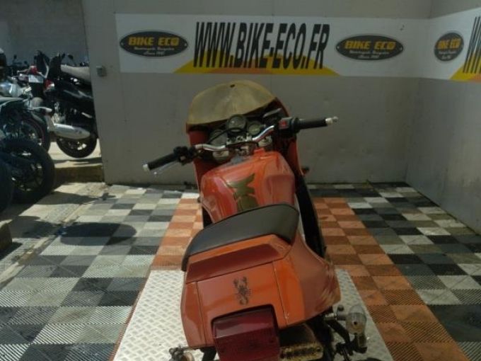 SUZUKI RGV 4
