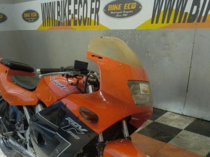SUZUKI RGV 4