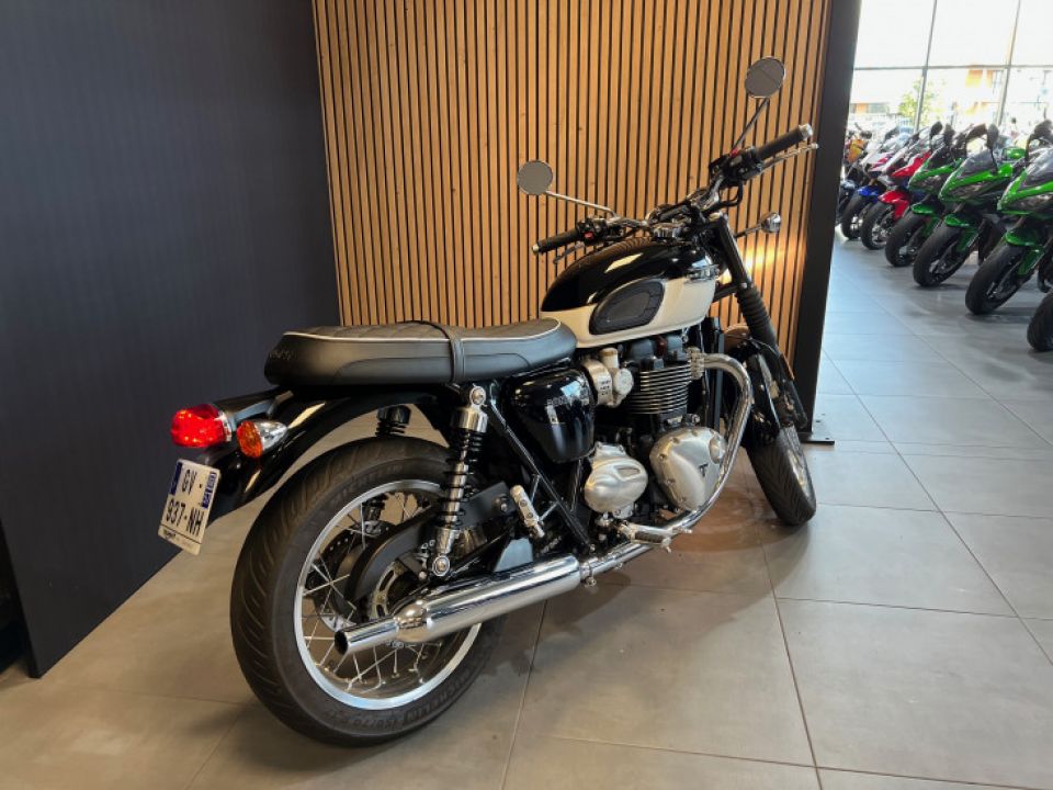 TRIUMPH T120 1200 4