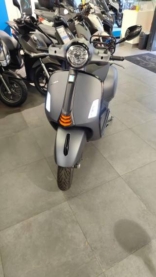 VESPA GTS SUPER SPORT - 2025