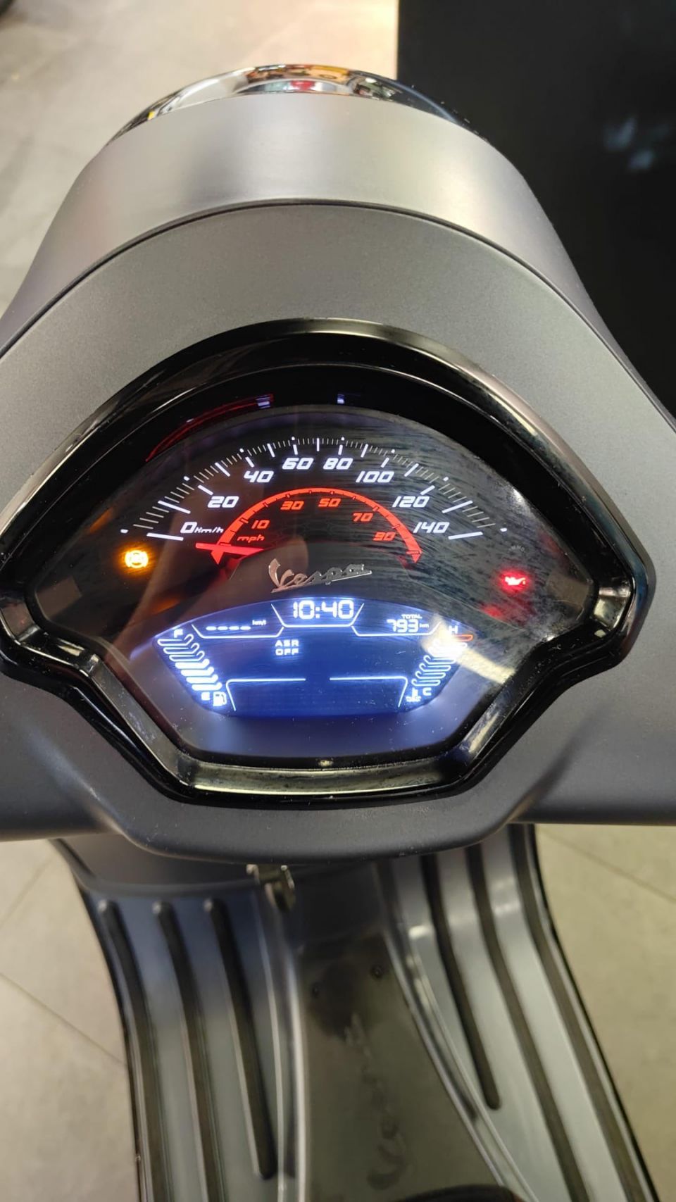 VESPA GTS SUPER SPORT 4