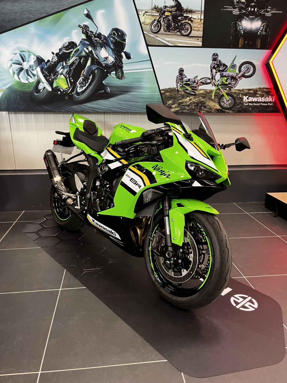 KAWASAKI ZX-6R 636 4