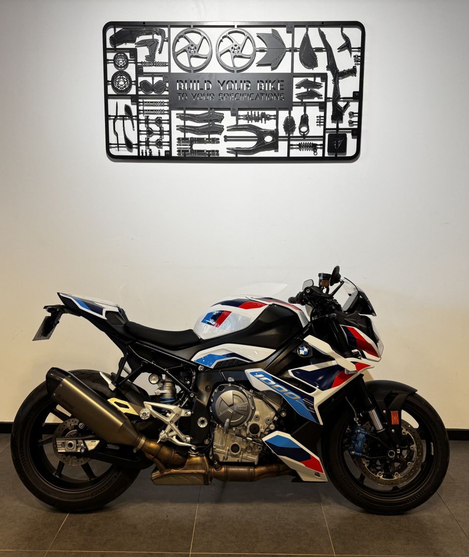 BMW M 1000R 4