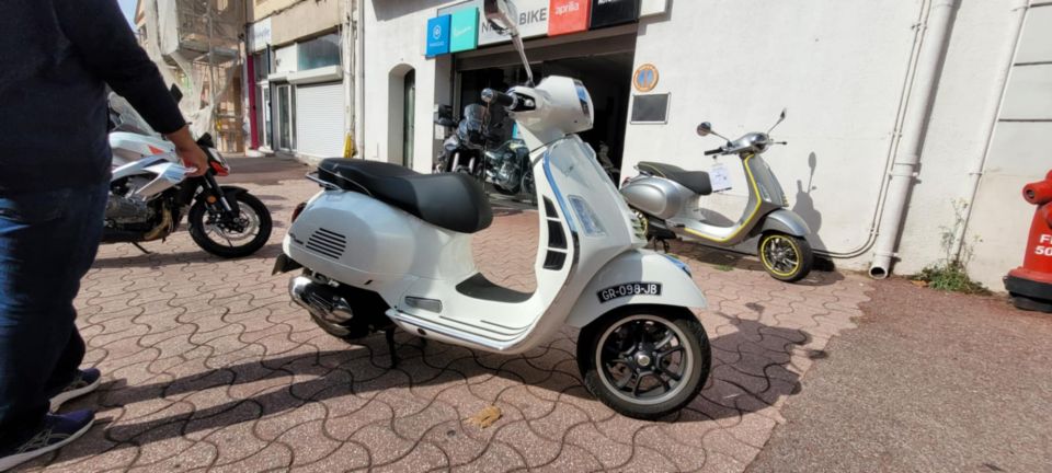 VESPA GTS 125IE SUPER 4