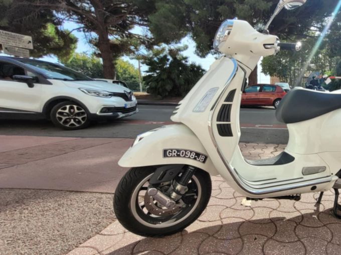VESPA GTS 125IE SUPER 4