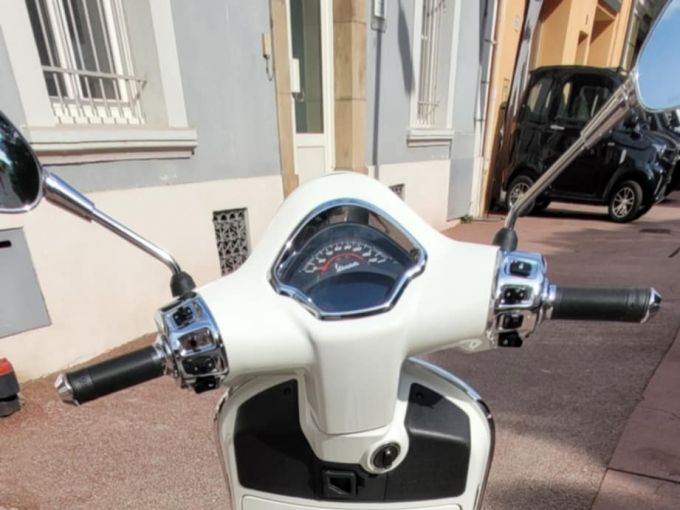 VESPA GTS 125IE SUPER 4