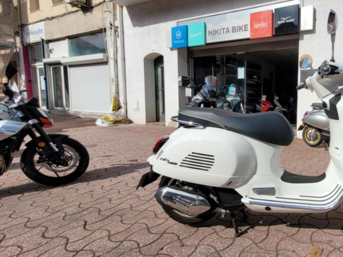 VESPA GTS 125IE SUPER 4