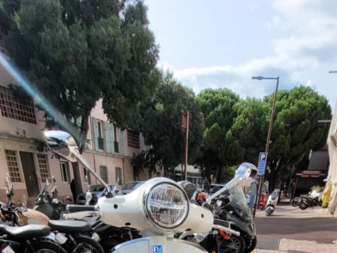 VESPA GTS 125IE SUPER 4