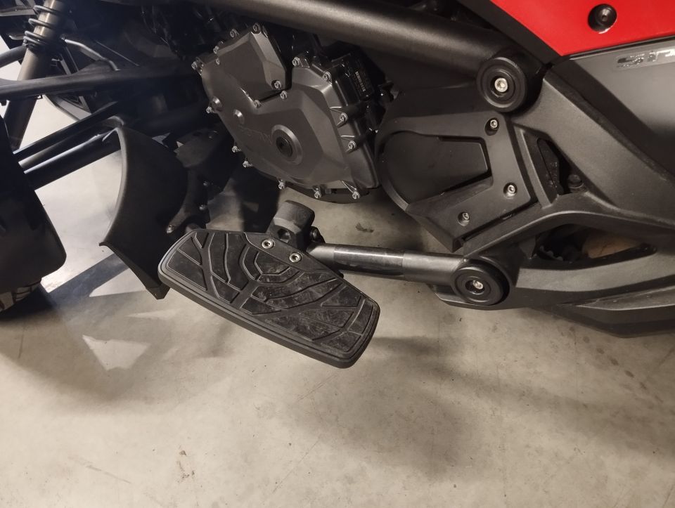 CAN-AM SPYDER F3-S 4
