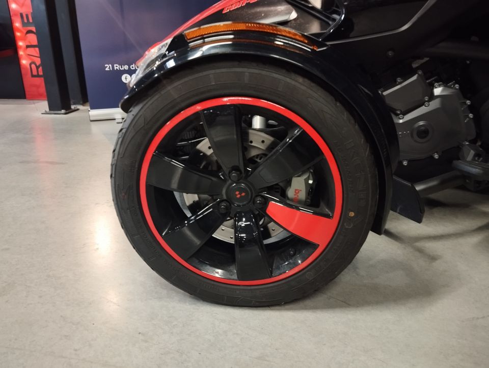 CAN-AM SPYDER F3-S 4