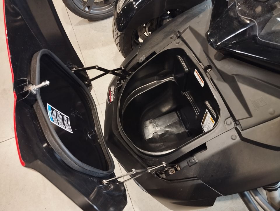 CAN-AM SPYDER F3-S 4