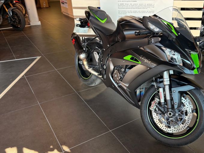 KAWASAKI ZX-10R 4