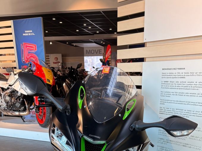 KAWASAKI ZX-10R 4