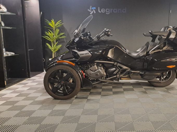 CAN-AM SPYDER F3 4
