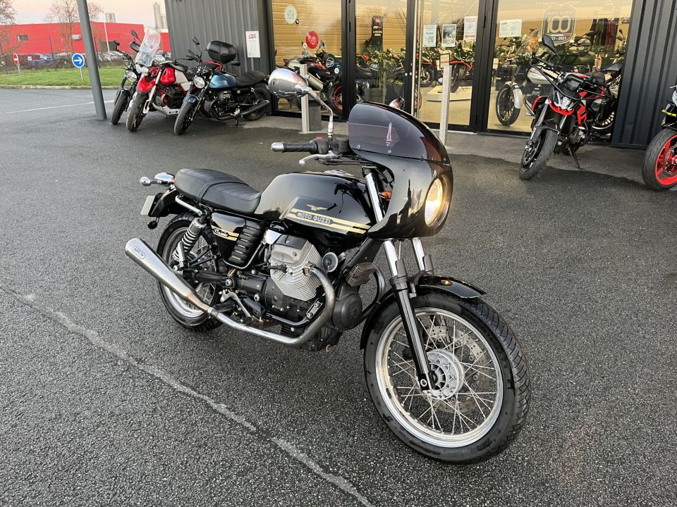 MOTO GUZZI V7 4