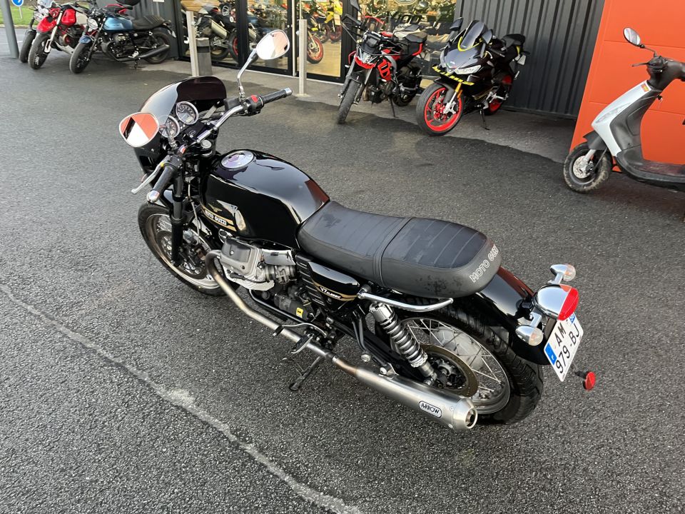 MOTO GUZZI V7 4